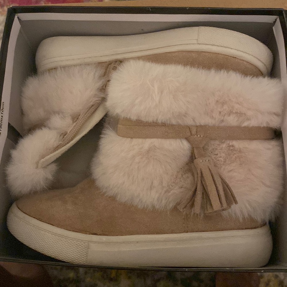 Girl boots